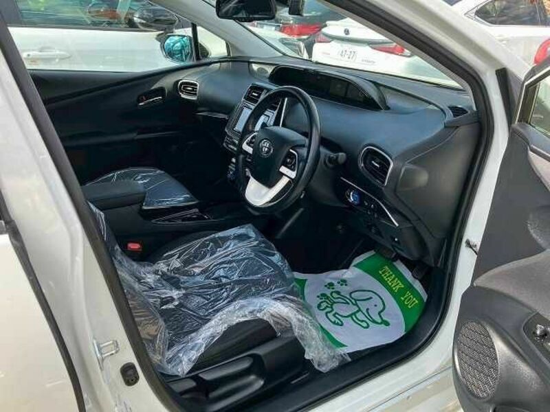 PRIUS-12
