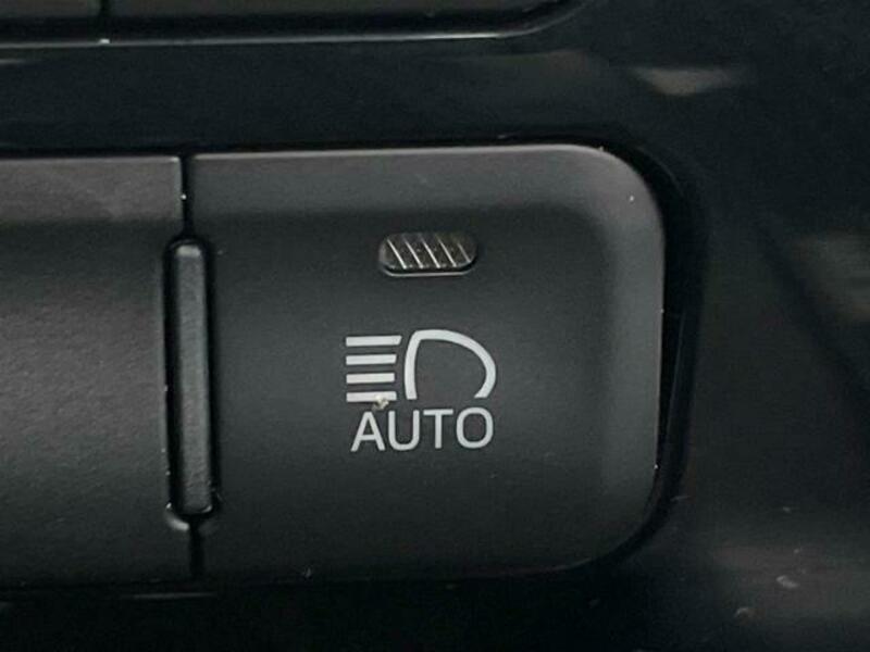 PRIUS-8