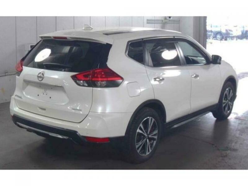 X-TRAIL-9