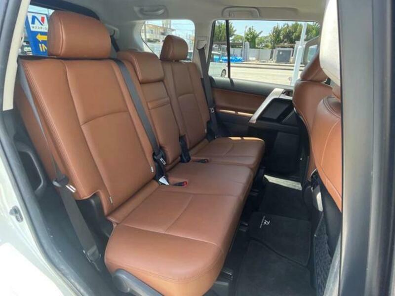 LAND CRUISER PRADO-9