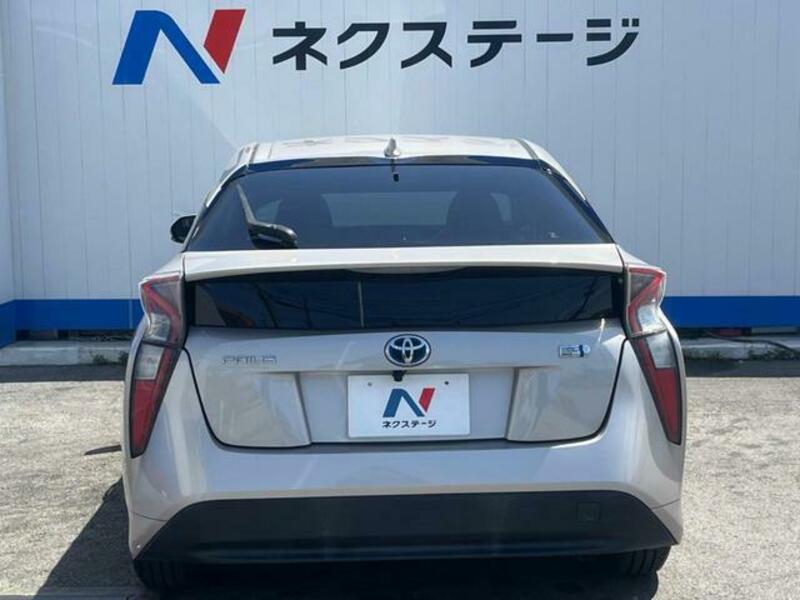 PRIUS-16