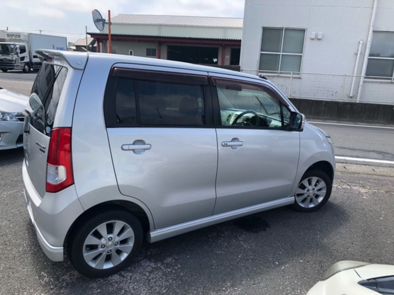 WAGON R-9