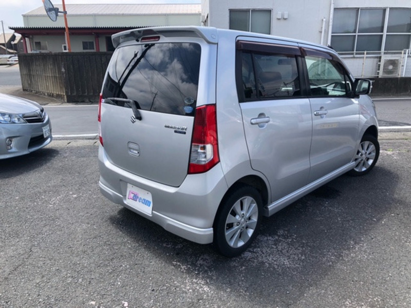 WAGON R-8