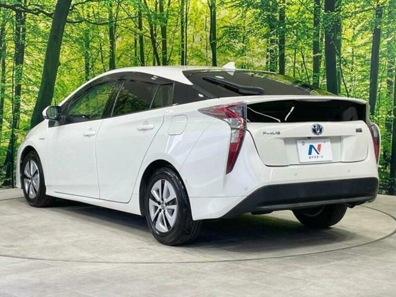 PRIUS-17