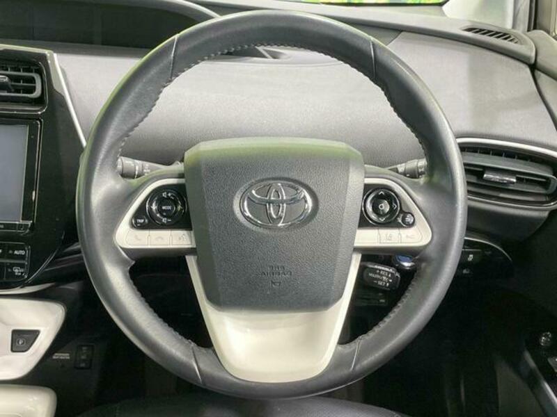 PRIUS-11