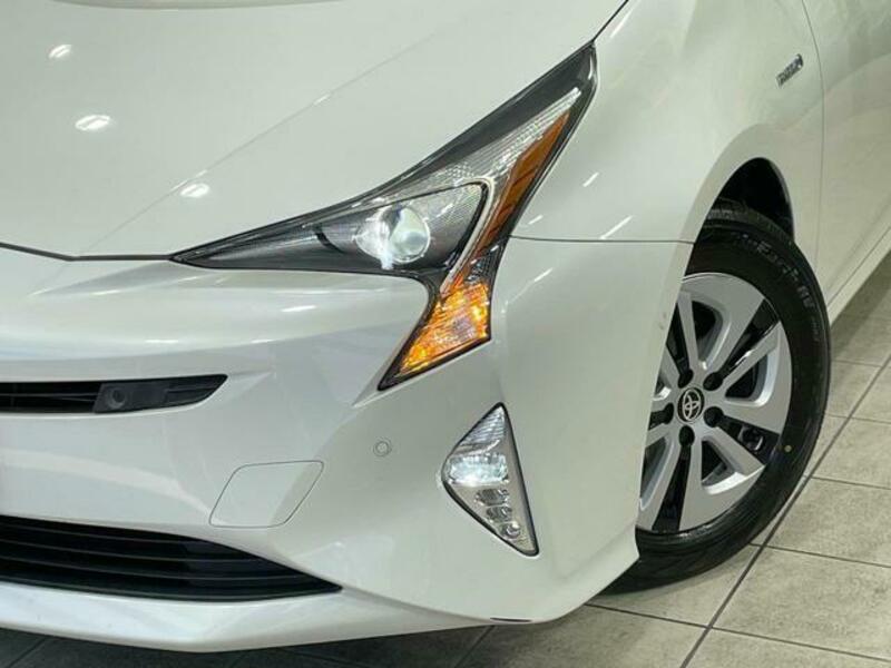 PRIUS-12