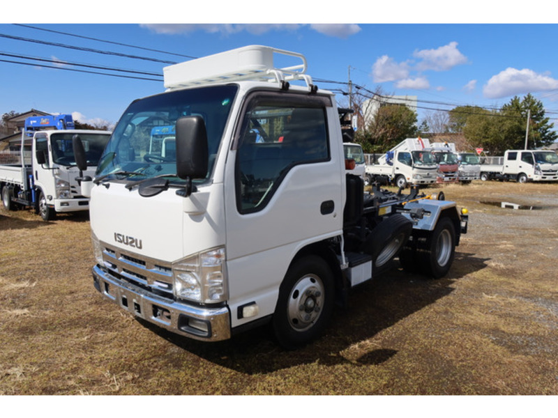 ISUZU　ELF