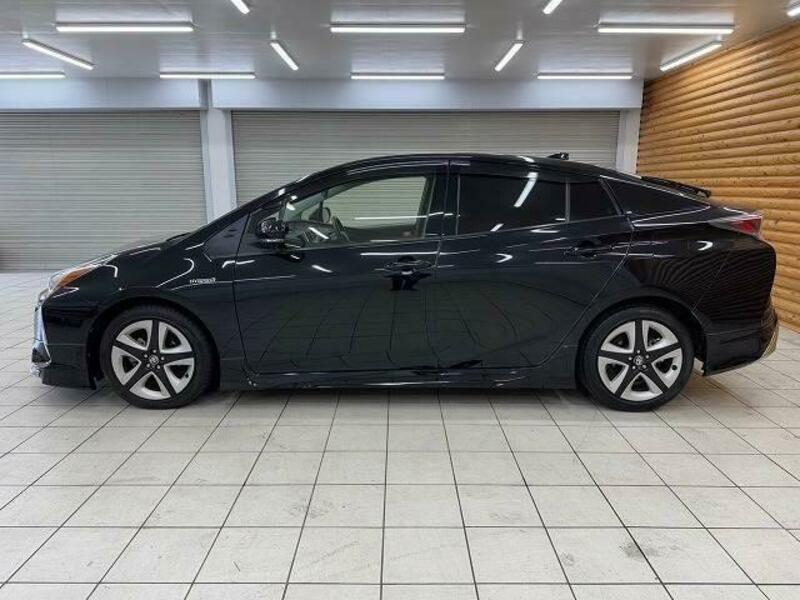 PRIUS-17
