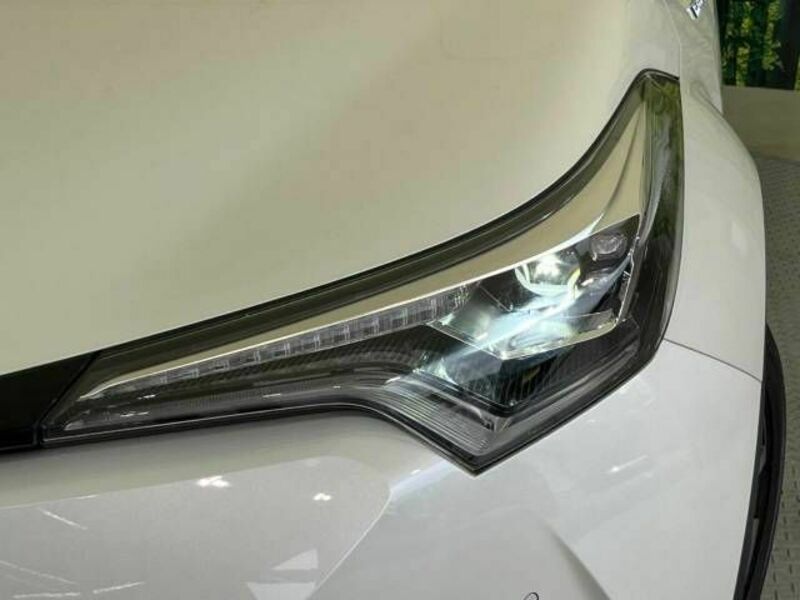 C-HR-11