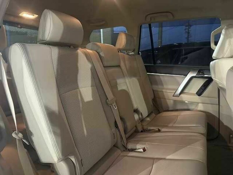 LAND CRUISER PRADO-9