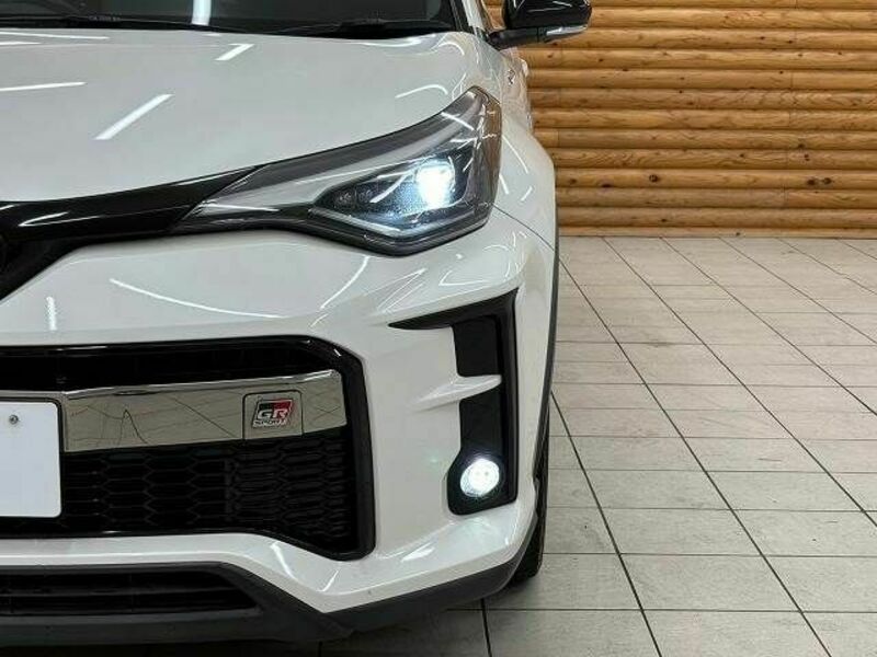 C-HR-9