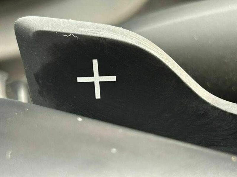YARIS CROSS-11