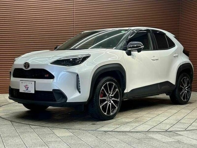 YARIS CROSS-14