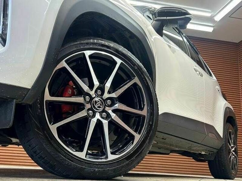 YARIS CROSS-18