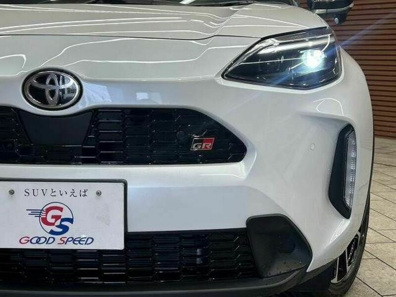 YARIS CROSS-19