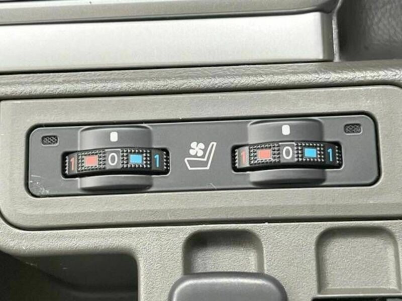 LAND CRUISER PRADO-6