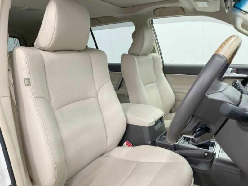 LAND CRUISER PRADO-8