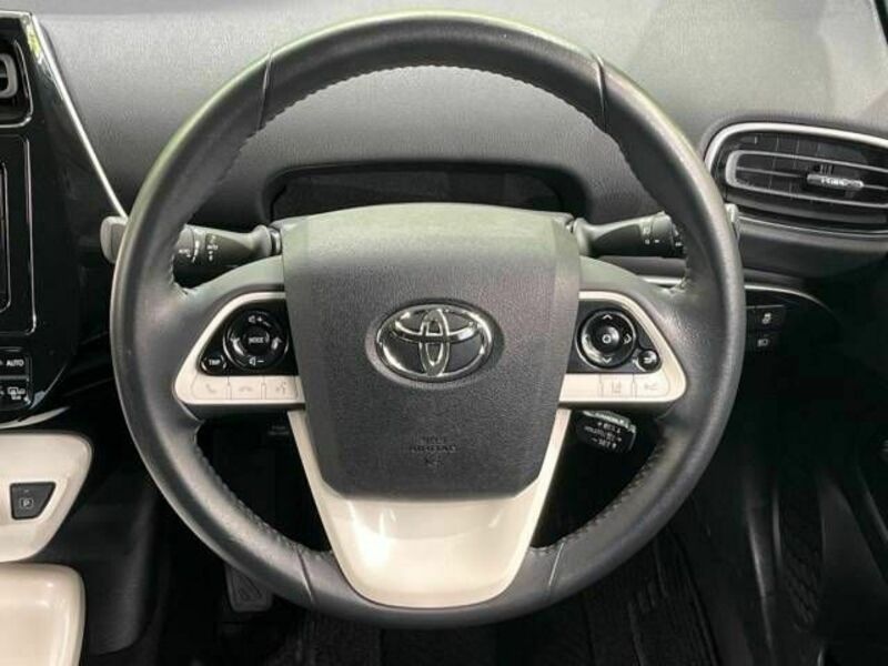 PRIUS-11