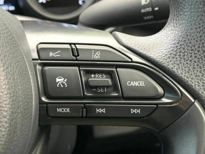YARIS CROSS-4