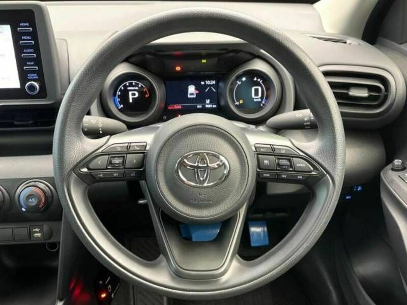 YARIS CROSS-12