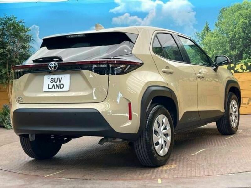 YARIS CROSS-17