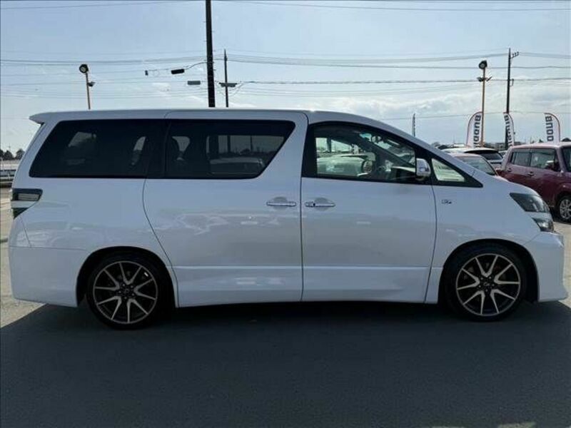 VELLFIRE-11