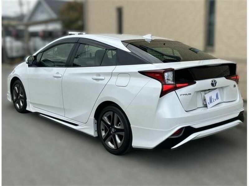 PRIUS-4