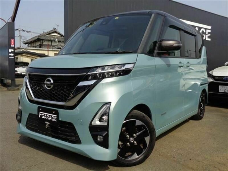 NISSAN　ROOX