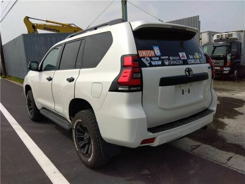 LAND CRUISER PRADO-1