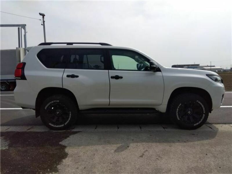 LAND CRUISER PRADO-7