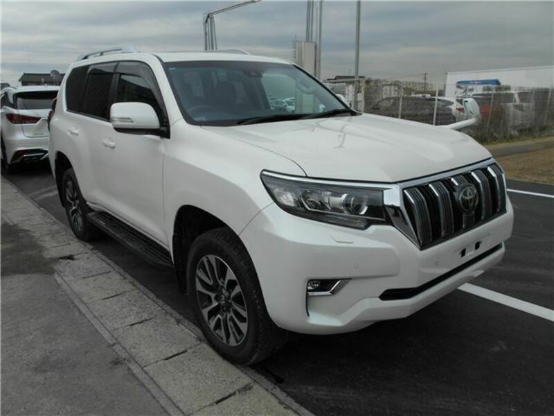 TOYOTA　LAND CRUISER PRADO