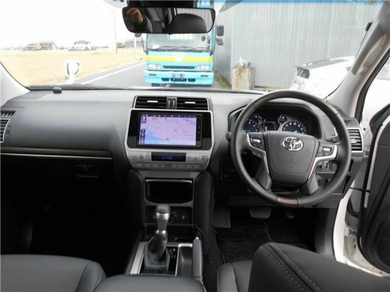 LAND CRUISER PRADO-2