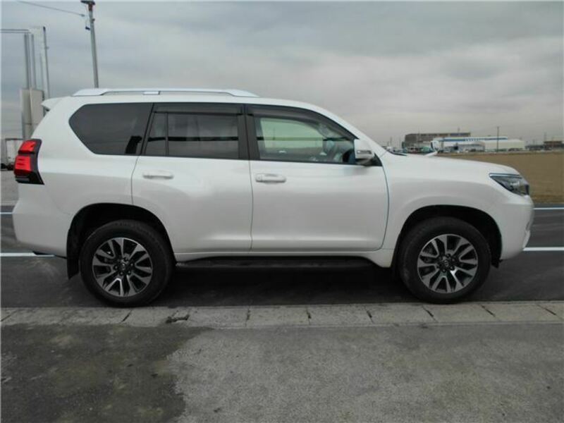 LAND CRUISER PRADO-7