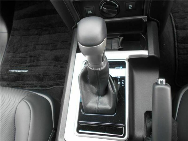 LAND CRUISER PRADO-34