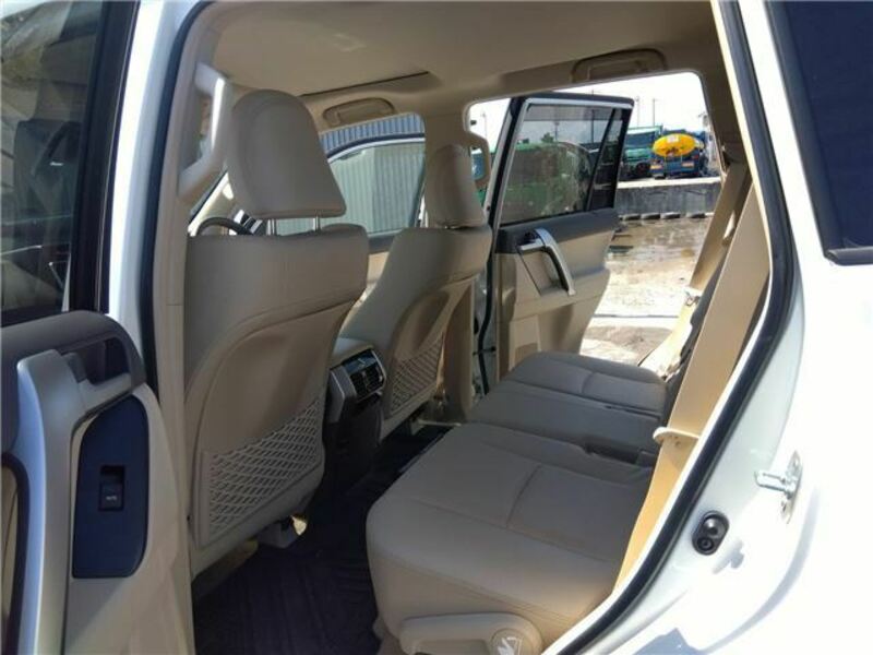 LAND CRUISER PRADO-11