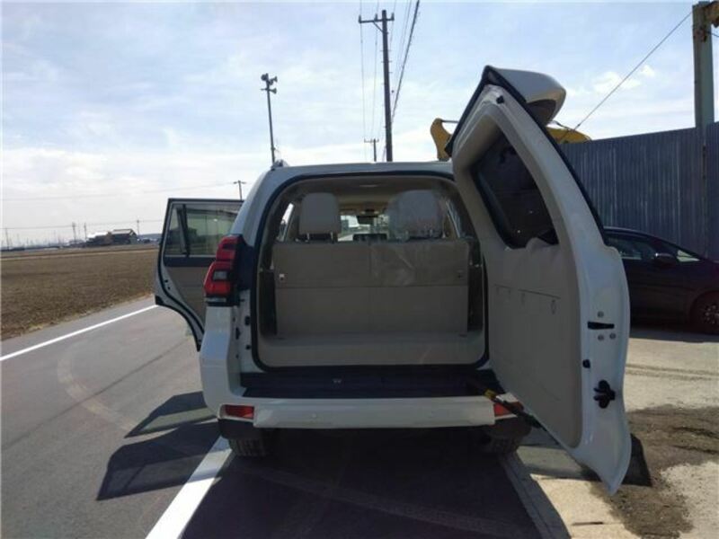 LAND CRUISER PRADO-12