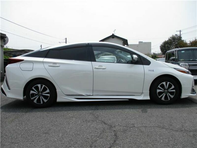 PRIUS PHV-8