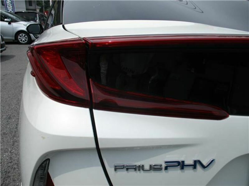 PRIUS PHV-13