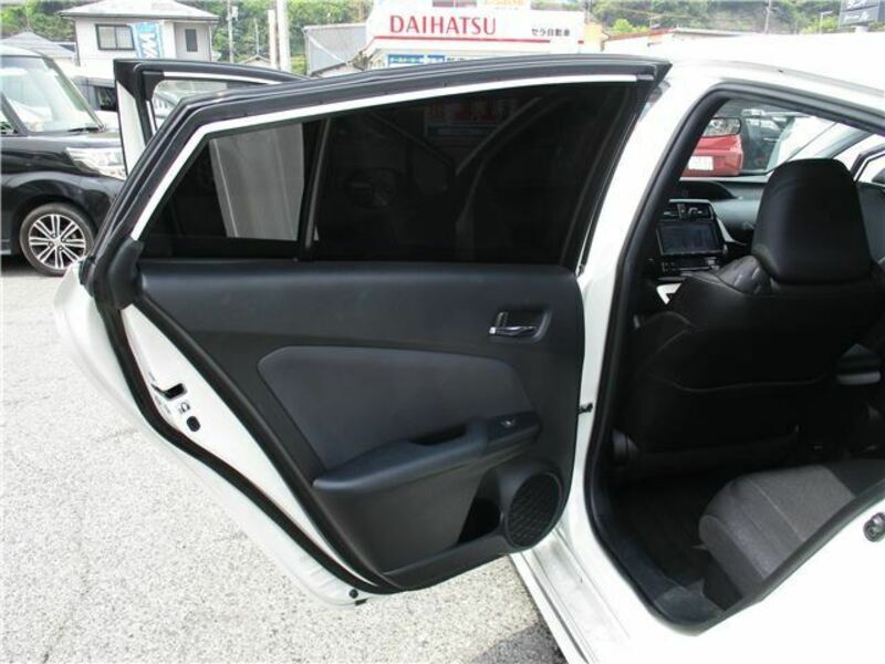 PRIUS PHV-19
