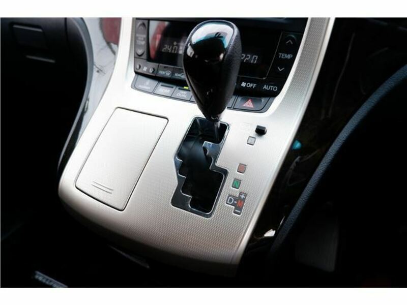 VELLFIRE-16