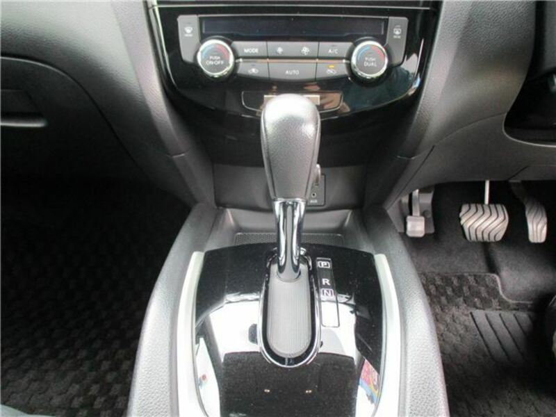 X-TRAIL-31