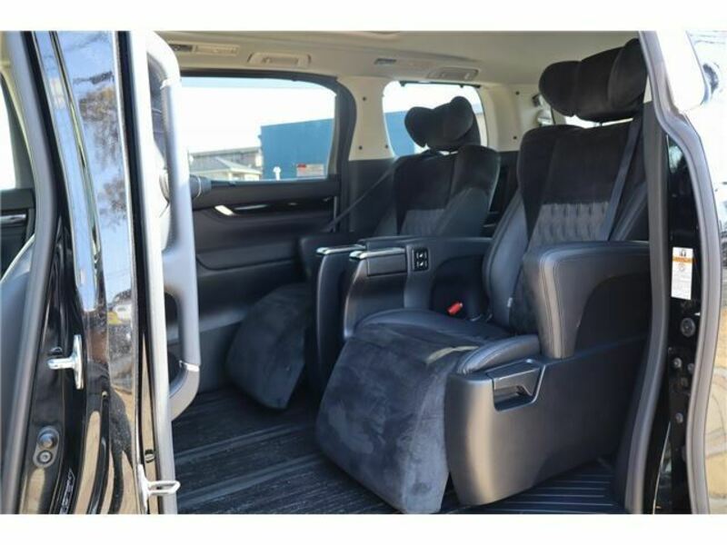 VELLFIRE-10