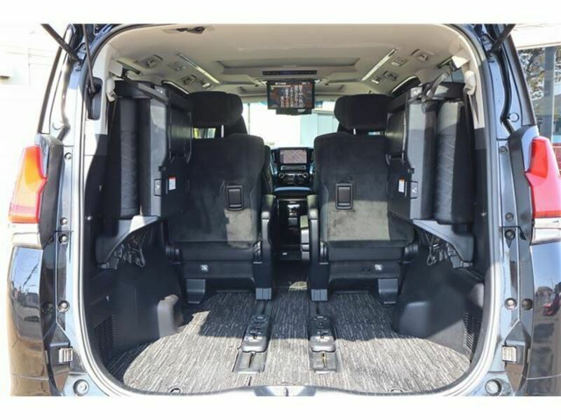 VELLFIRE-11
