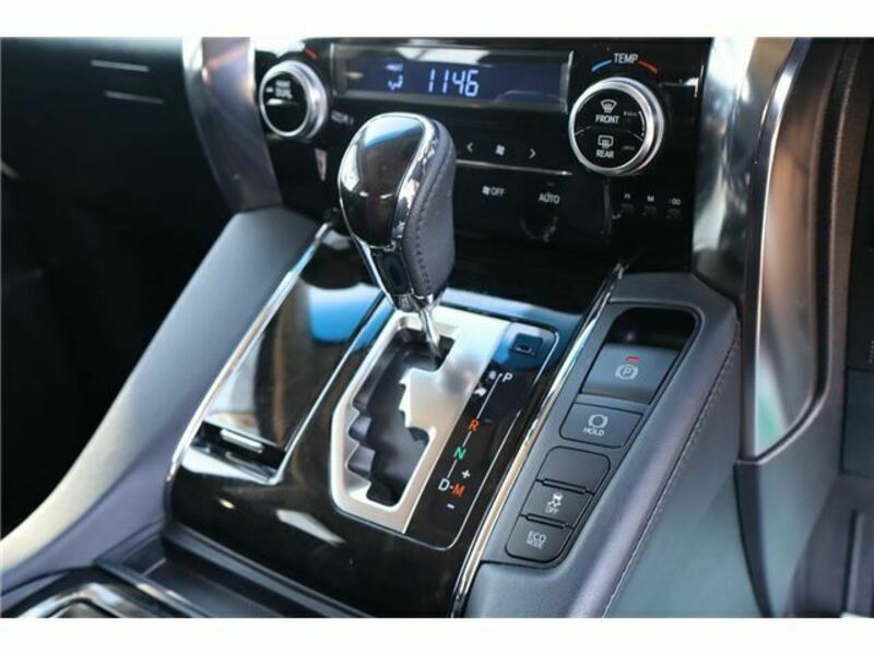 VELLFIRE-12