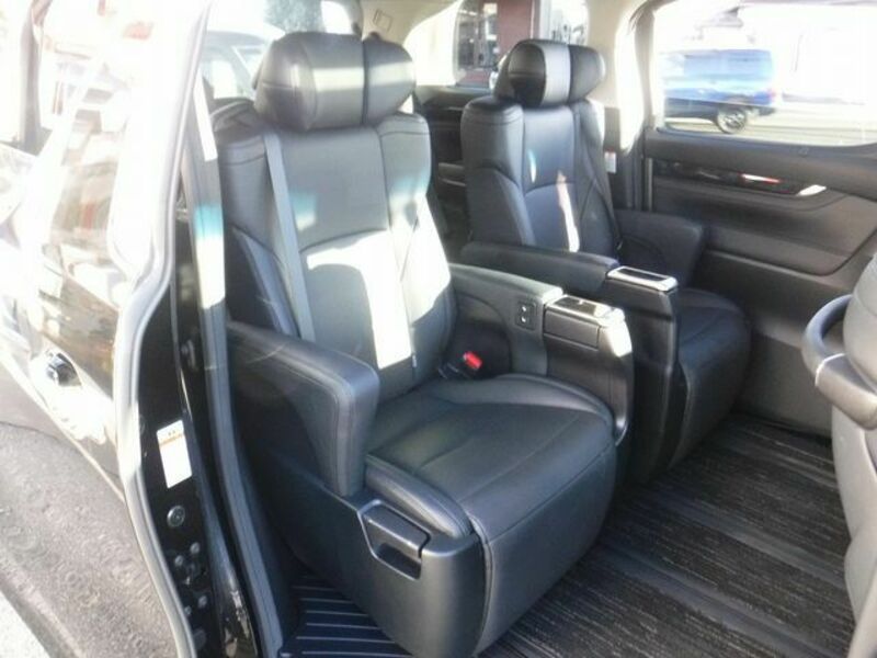 VELLFIRE-26