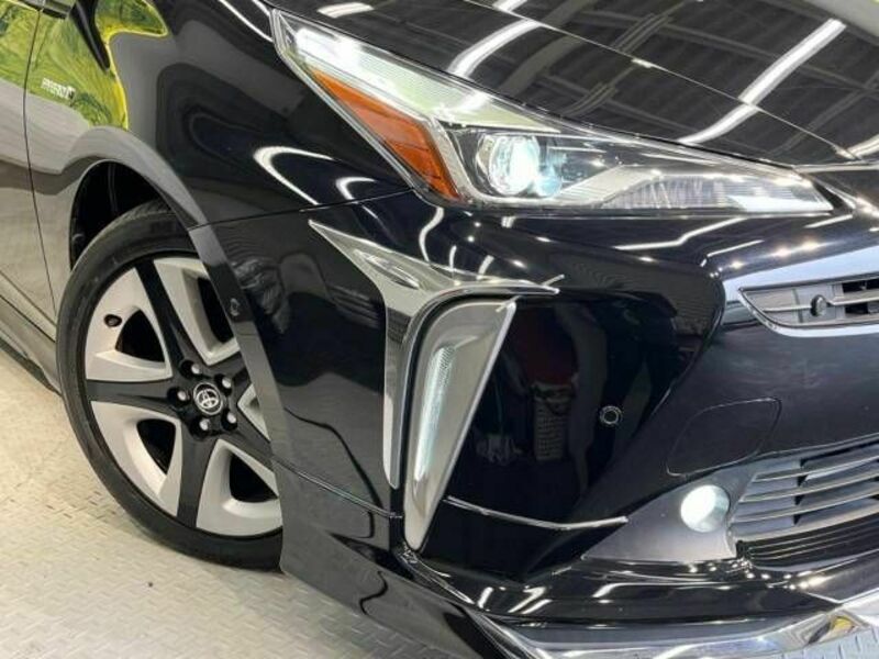 PRIUS-11