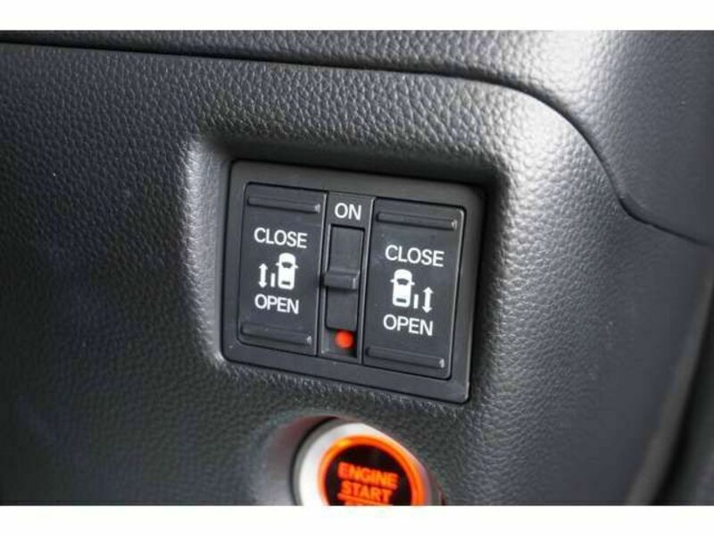 N BOX CUSTOM-12