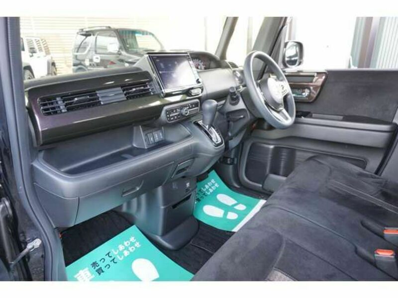N BOX CUSTOM-16