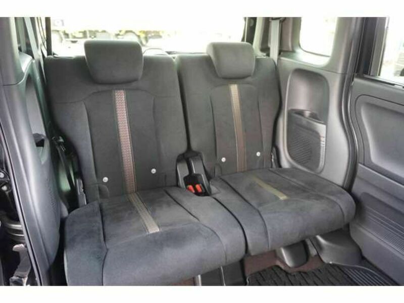 N BOX CUSTOM-18