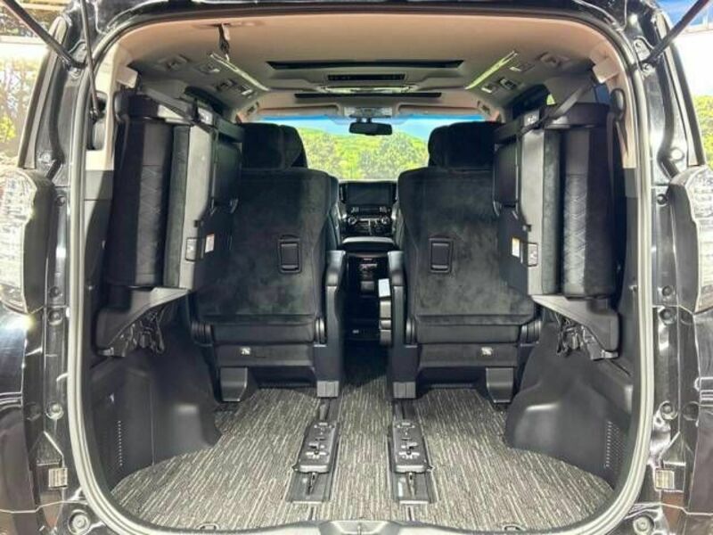 VELLFIRE-11